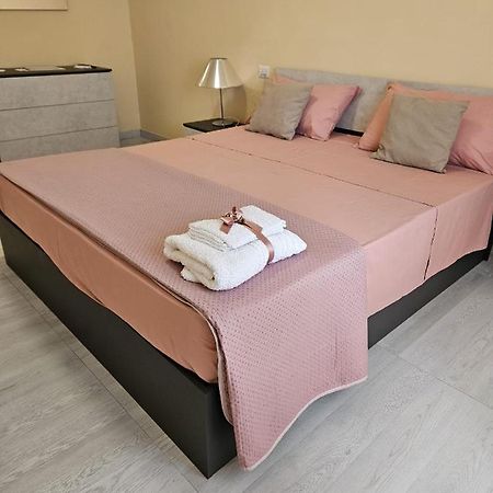 Royal House Reggia Apartment กาแซร์ตา ภายนอก รูปภาพ